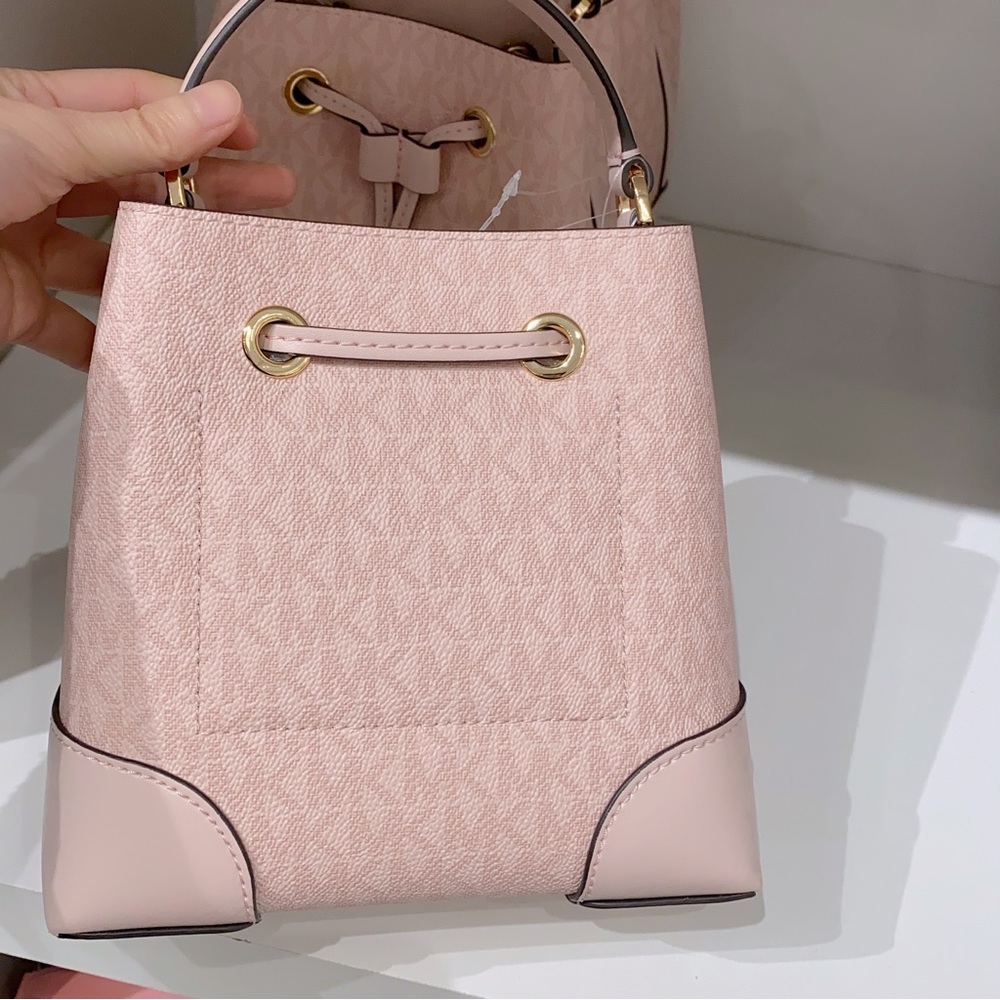 Michael Kors Mercer Small bucket bag - Picture 3 of 7